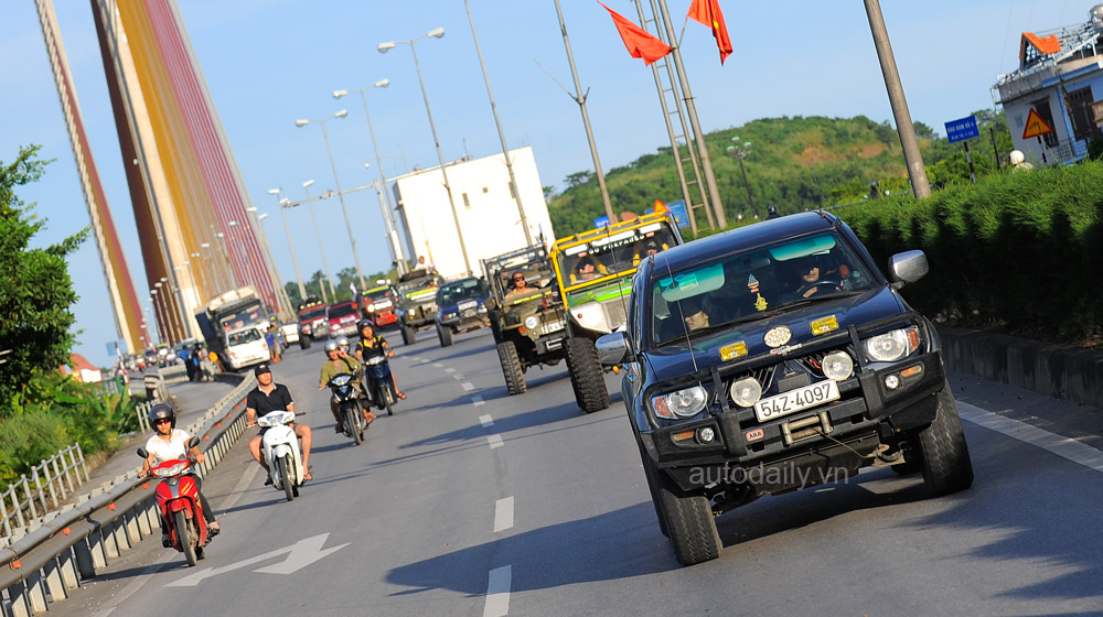 Xe offroad “quậy” tưng bừng ở Hạ Long rfc halong 2014 (16).jpg