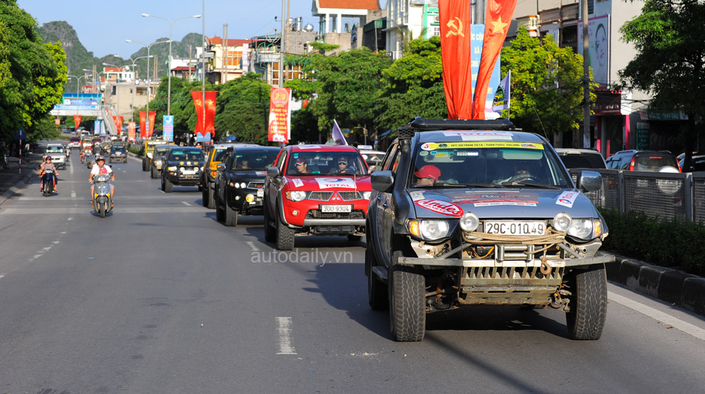 Xe offroad “quậy” tưng bừng ở Hạ Long rfc halong 2014 (2).jpg