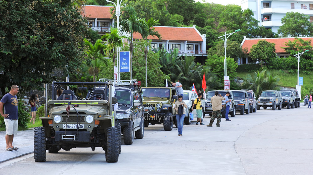 Xe offroad “quậy” tưng bừng ở Hạ Long rfc halong 2014 (5).jpg