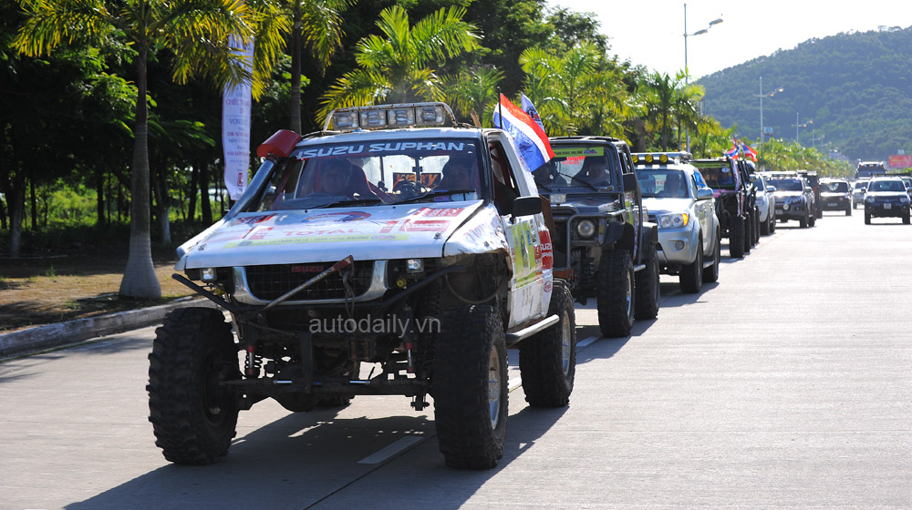 Xe offroad “quậy” tưng bừng ở Hạ Long rfc halong 2014 (9).jpg