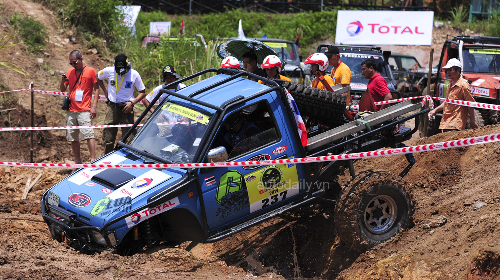 Người nước ngoài mang xế “khủng” đến Việt Nam thi offroad rfc vietnam 2014  (4).jpg