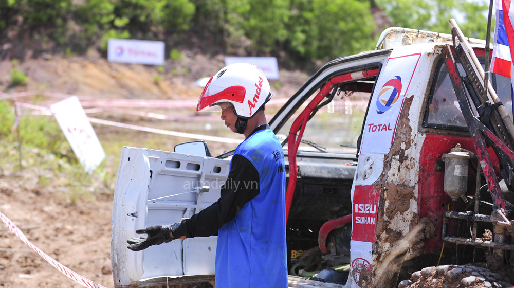 Người nước ngoài mang xế “khủng” đến Việt Nam thi offroad rfc vietnam 2014  (7).jpg