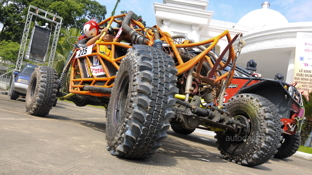 Người nước ngoài mang xế “khủng” đến Việt Nam thi offroad rfc vietnam 2014  (8).jpg