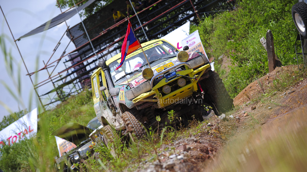 Người nước ngoài mang xế “khủng” đến Việt Nam thi offroad rfc vietnam 2014 lao.jpg