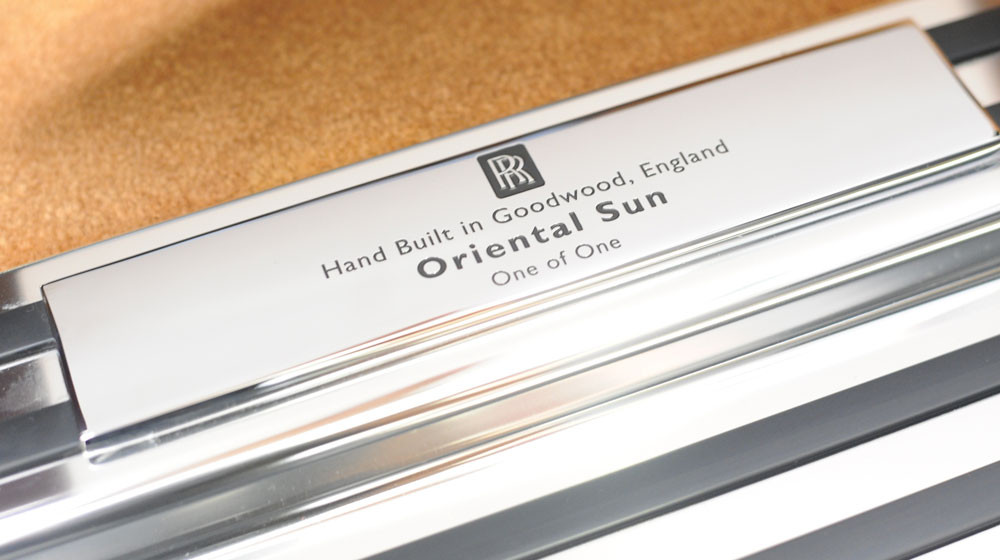 Những điểm “độc” trên Rolls-Royce Phantom Mặt trời phương Đông Mat-Troi-Phuong-Dong_Ben-Trong-Xe-7.jpg