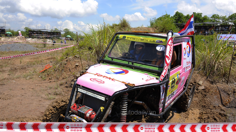 Nữ xế 57 tuổi vẫn đi đua xe offroad ở Việt Nam rfc vietnam 2014 
