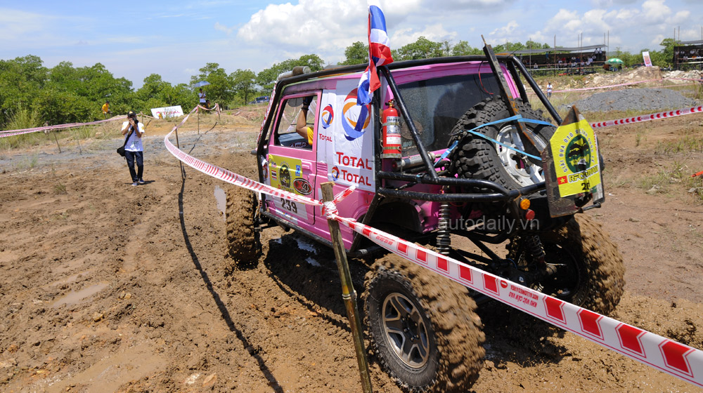 Nữ xế 57 tuổi vẫn đi đua xe offroad ở Việt Nam rfc vietnam 2014 