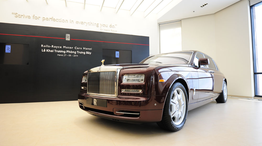 “Việt Nam là thị trường đầy hứa hẹn với Rolls-Royce” rolls-royce-phantom-mat-troi-phuong-dong (1).jpg
