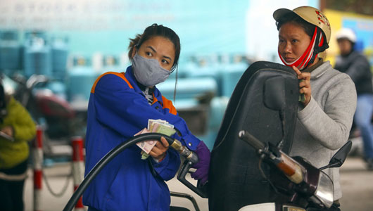 Giá xăng giảm từ 12h trưa nay (29/08) Gia xang.jpg