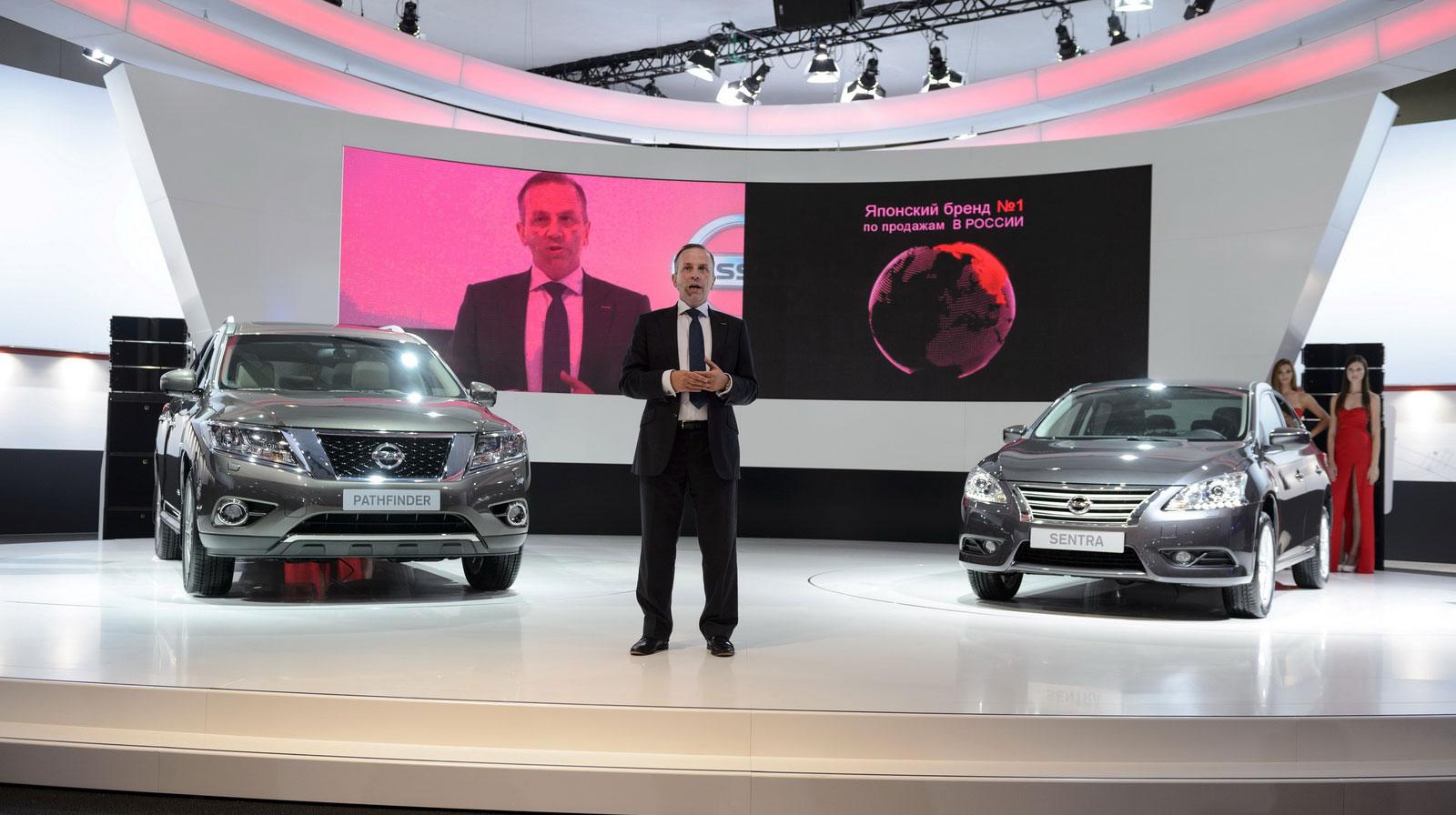 Bộ đôi Nissan Sentra và Pathfinder trình làng Nissan-in-Mosccau-35.jpg