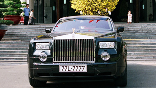 “Điểm mặt” 4 nữ đại gia Việt đi Rolls–Royce biển “khủng” sieu xe (7).jpg