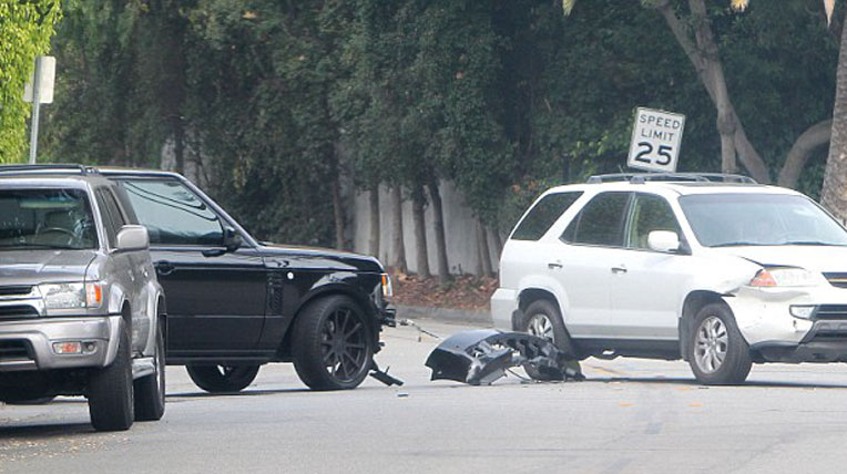 David Beckham lái xe cực tồi Beckham-(1).jpg