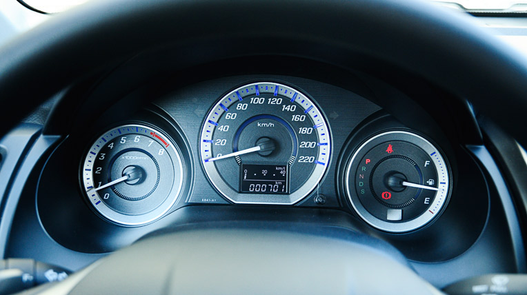 Những điểm mới trên Honda City 2014 vừa ra mắt HondaCity_interior-12.jpg