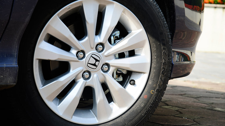 Những điểm mới trên Honda City 2014 vừa ra mắt HondaCity_Exterior-5.jpg