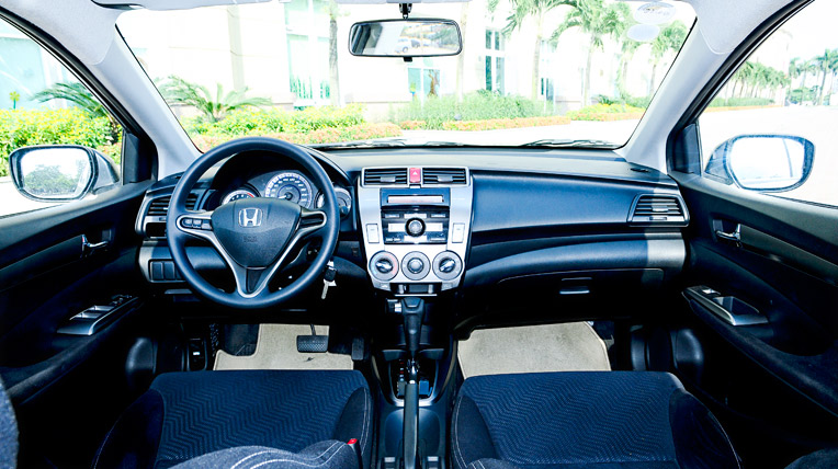 Những điểm mới trên Honda City 2014 vừa ra mắt HondaCity_interior-4.jpg
