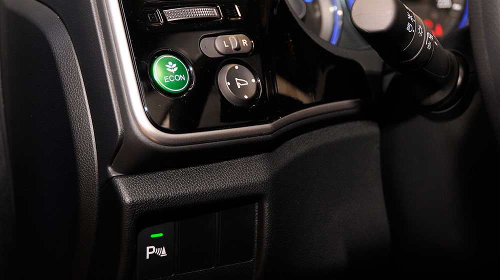 Giá chưa đến 600 triệu, Honda City 2014 có gì mới? honda-city-2014-interior (19).jpg