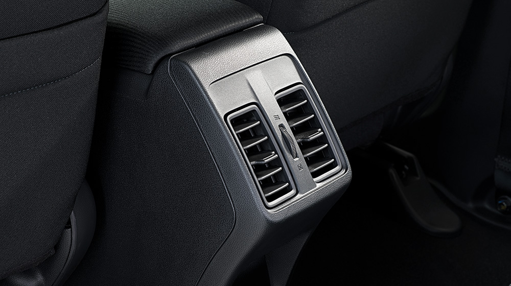 Giá chưa đến 600 triệu, Honda City 2014 có gì mới? honda-city-2014-interior (8).jpg