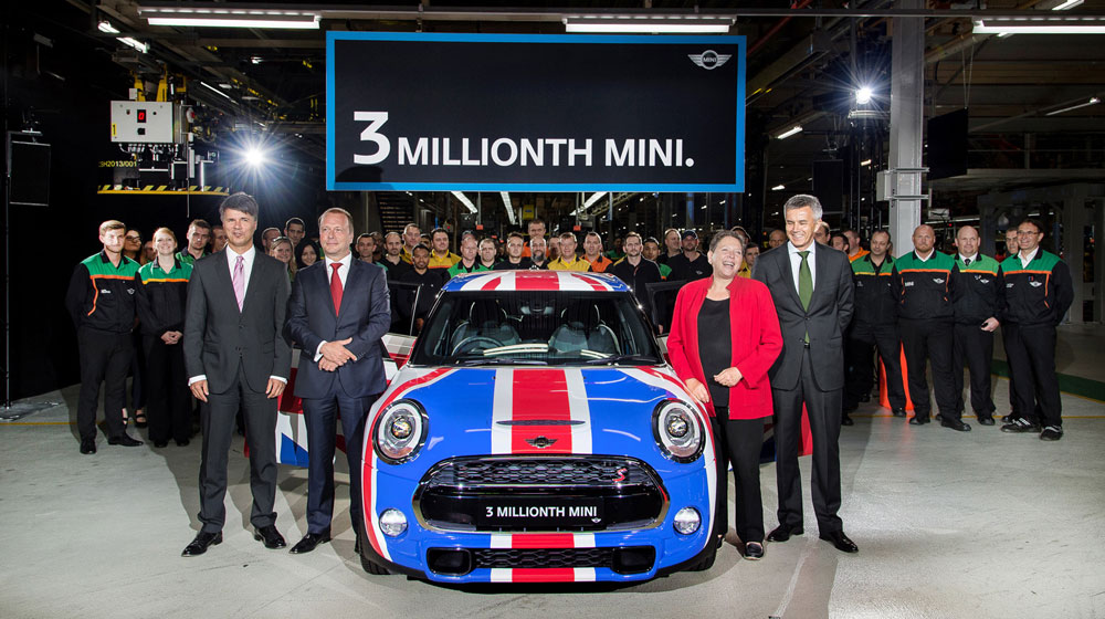 Mini kỷ niệm chiếc xe thứ 3 triệu sản xuất tại Oxford Mini-3-million-milestone-2.jpg