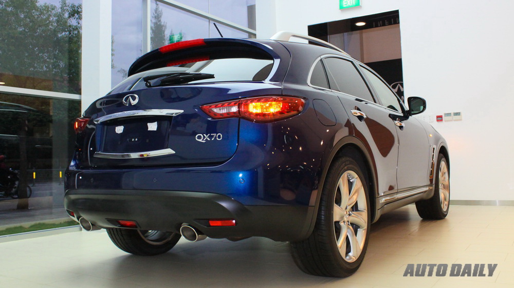 Ngắm Infiniti QX70 màu 