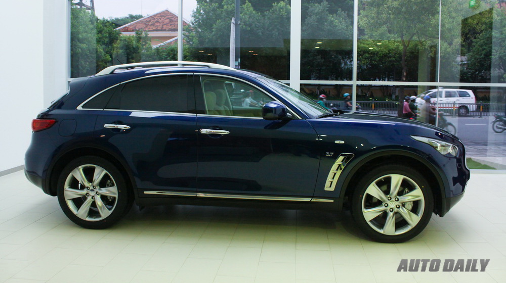 Ngắm Infiniti QX70 màu 