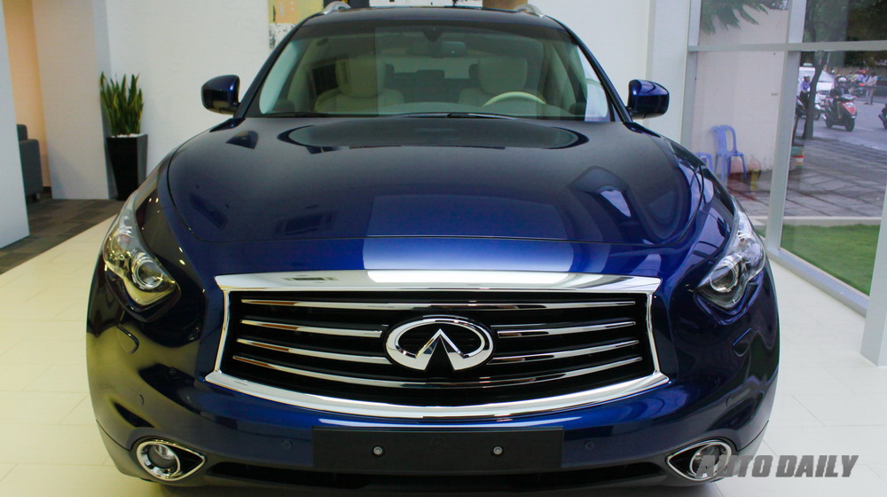 Ngắm Infiniti QX70 màu 