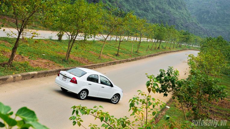 Lựa chọn xe sedan nào trong tầm giá 600 triệu đồng Chevrolet Aveo (1).jpg