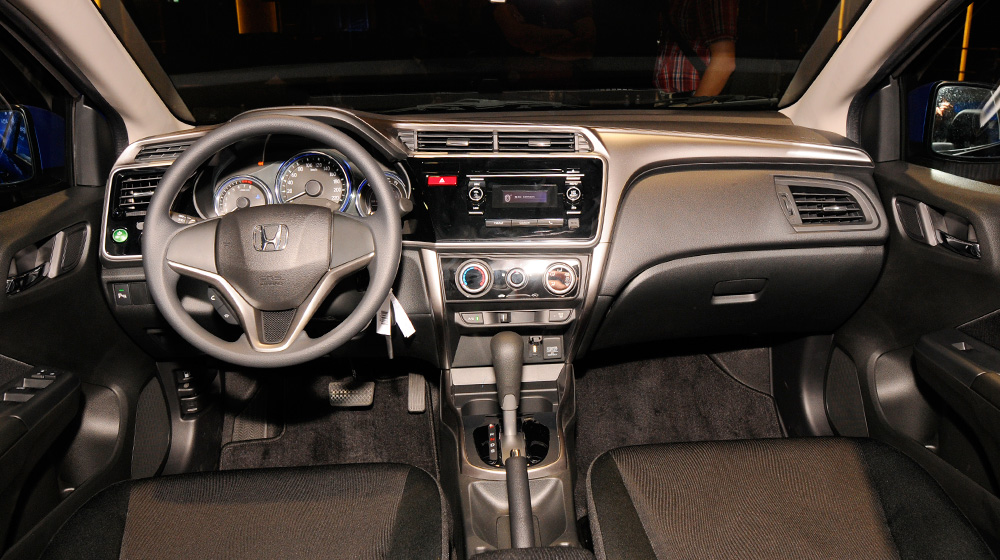 Lựa chọn xe sedan nào trong tầm giá 600 triệu đồng honda-city-2014-interior (1).jpg