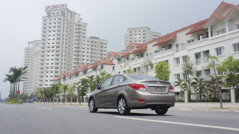 Lựa chọn xe sedan nào trong tầm giá 600 triệu đồng hyundai-accent (9).jpg
