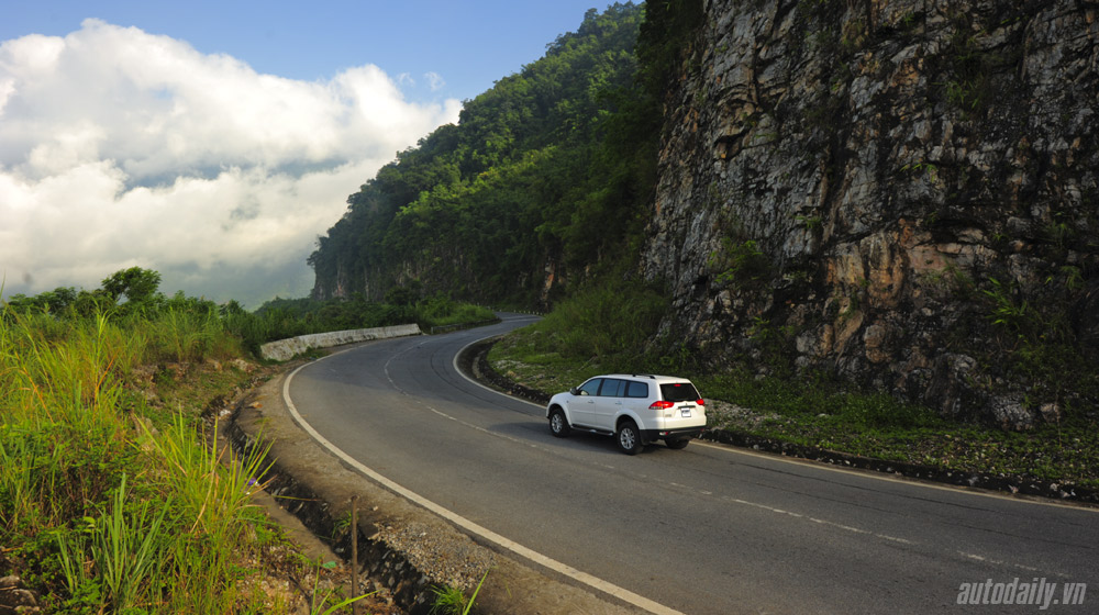 Phấn khích cùng “chiến binh” Mitsubishi Pajero Sport 4x4 AT pajero-sport-2014 (10)-1.jpg