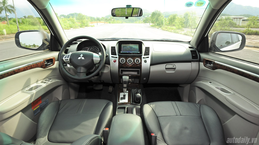 Phấn khích cùng “chiến binh” Mitsubishi Pajero Sport 4x4 AT pajero-sport-2014 (49).jpg