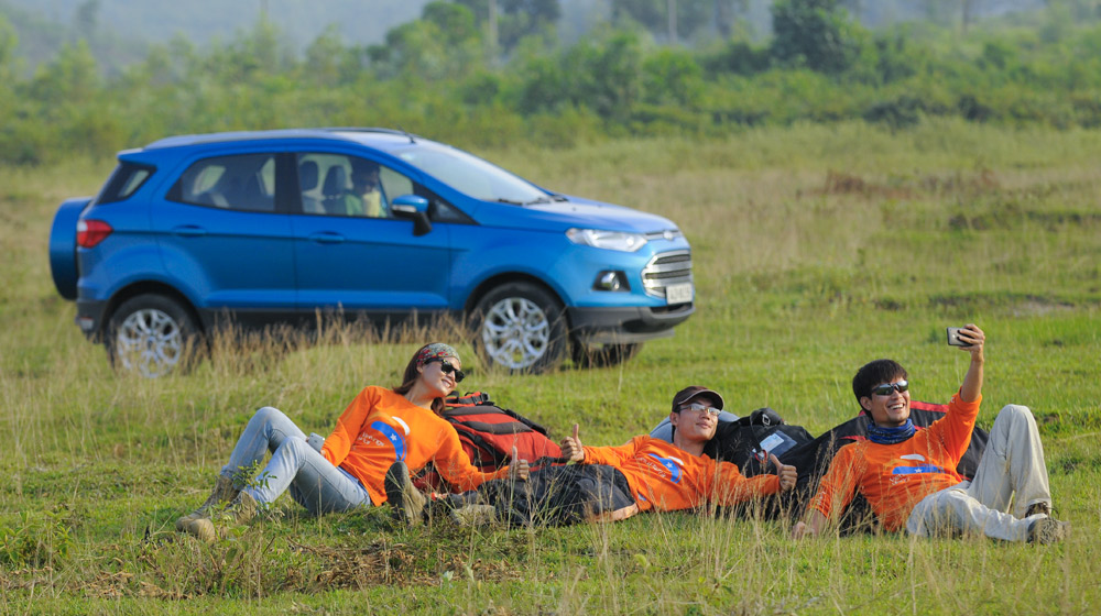 Một ngày đi bay cùng Ford EcoSport ecosport-2014-parachute-press (11).jpg