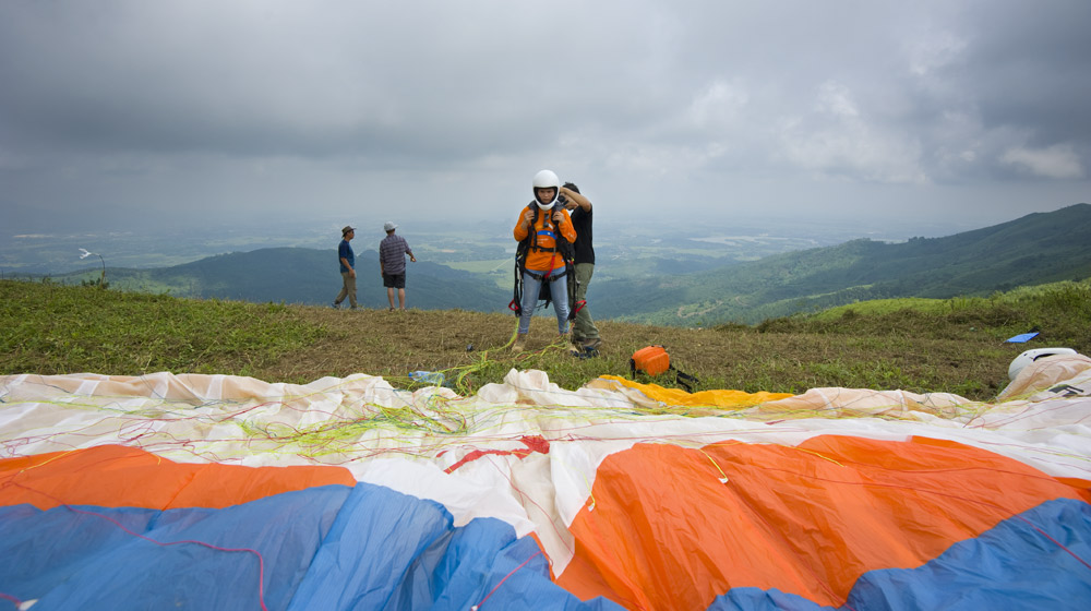 Một ngày đi bay cùng Ford EcoSport ecosport-2014-parachute-press (23)-1.jpg