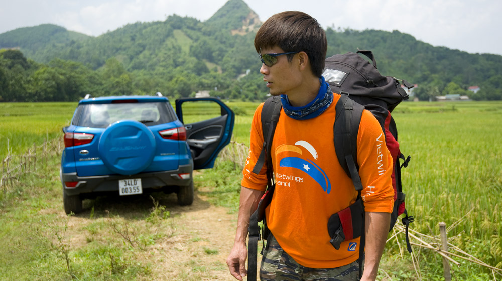 Một ngày đi bay cùng Ford EcoSport ecosport-2014-parachute-press (8).jpg