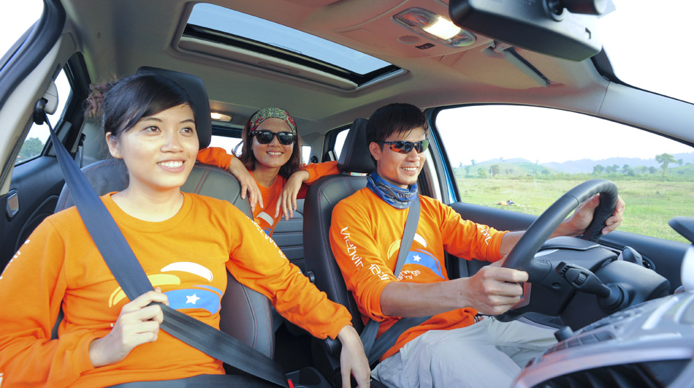 Một ngày đi bay cùng Ford EcoSport ecosport-2014-parachute-press (34).jpg