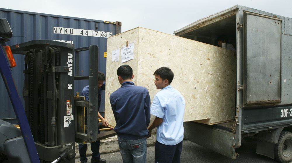 Xe tay ga đắt nhất thế giới bất ngờ về Việt Nam Vespa 946 Bellissima