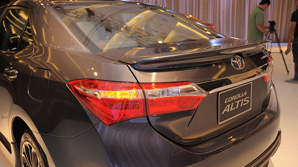 Chiều nay, Corolla Altis 2014 chính thức “chào” thị trường Việt altis-2014-32.jpg