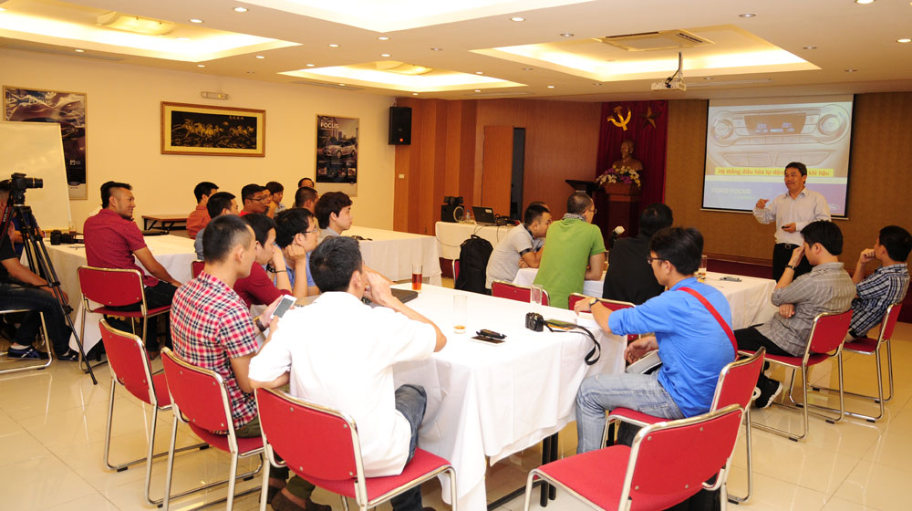 Hội thảo dành riêng cho khách hàng sử dụng xe Ford Focus ford-focus-workshop (4).jpg