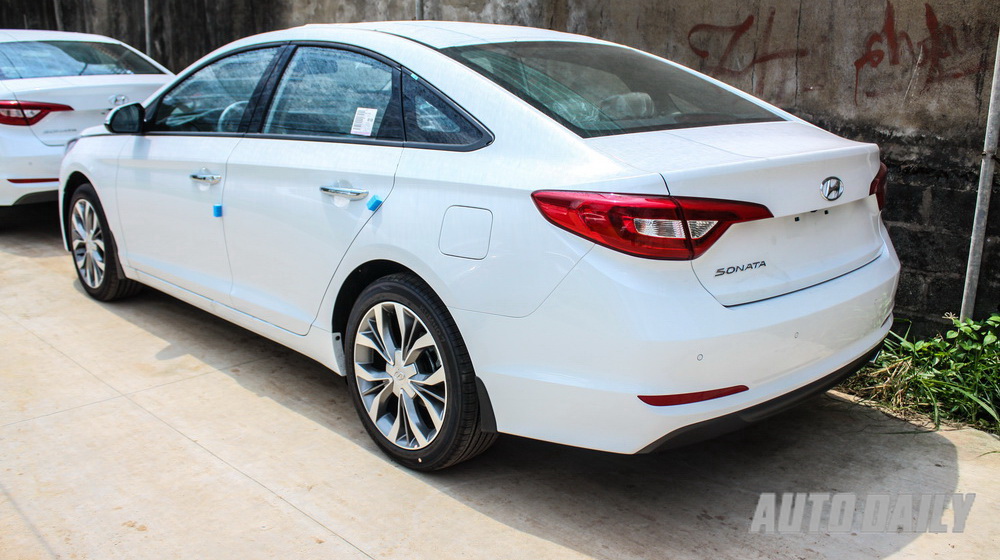 Cận cảnh Hyundai Sonata 2015 giá 1,06 tỷ đồng vừa về Việt Nam Hyundai-Sonata-2015 (20).jpg