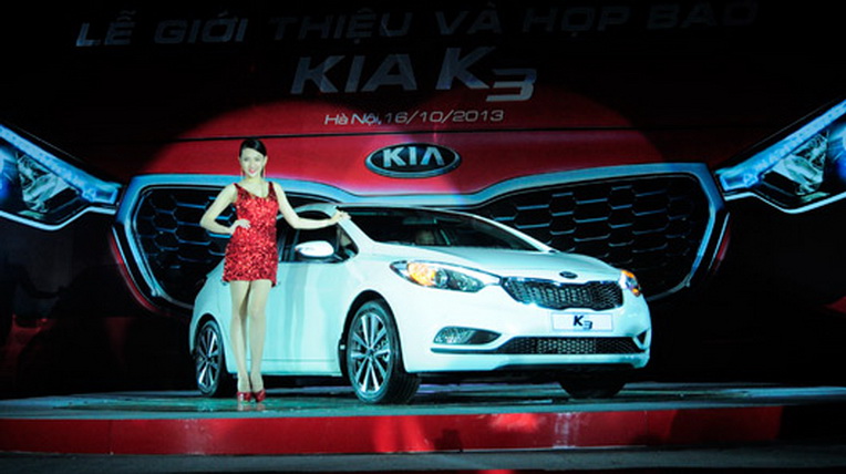 Chọn xe sedan nào trong tầm giá 700-900 triệu đồng? Kia K3 (2).jpg