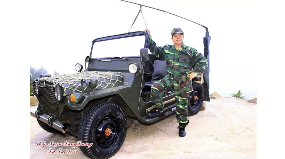 Sư thầy mặc quần áo rằn ri, chụp ảnh với xe Jeep chan-dung-su-thay-dung-iphone6-va-vertu-tren-600-trieu-3.jpg