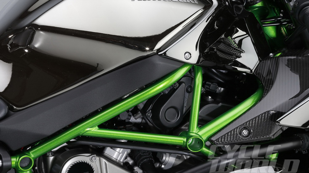 Kawasaki Ninja H2R: Môtô sức mạnh 300 mã lực Kawasaki H2R (17).jpg