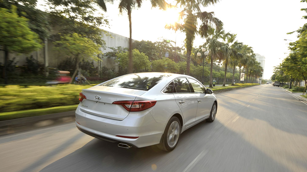 Hyundai Sonata 2015 chính thức ra mắt, giá 1,06 tỷ đồng Hyundai-Sonata-2015-(12).jpg