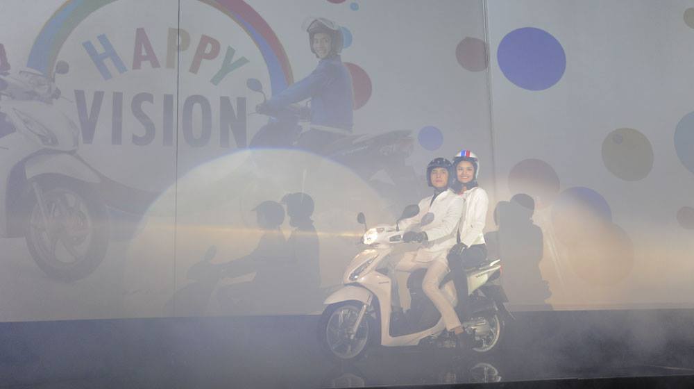 TRỰC TIẾP: Lễ ra mắt 3 mẫu xe mới của Honda Việt Nam 10722138_10204040705072981_1540060537_o.jpg