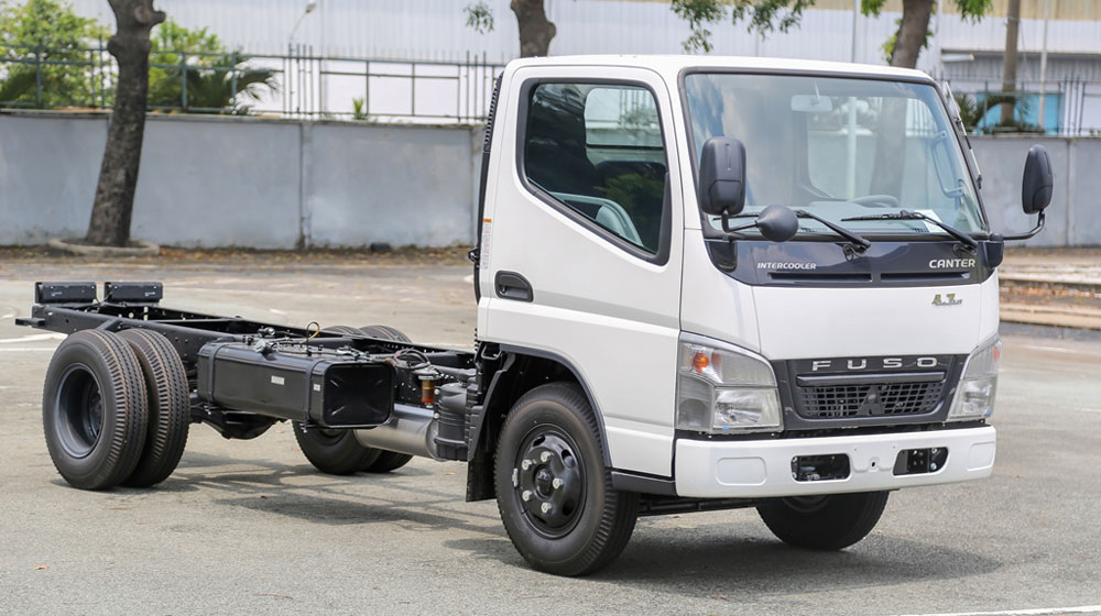 Bộ ba xe tải FUSO vừa ra mắt có gì đặc biệt? fuso-canter (1).jpg