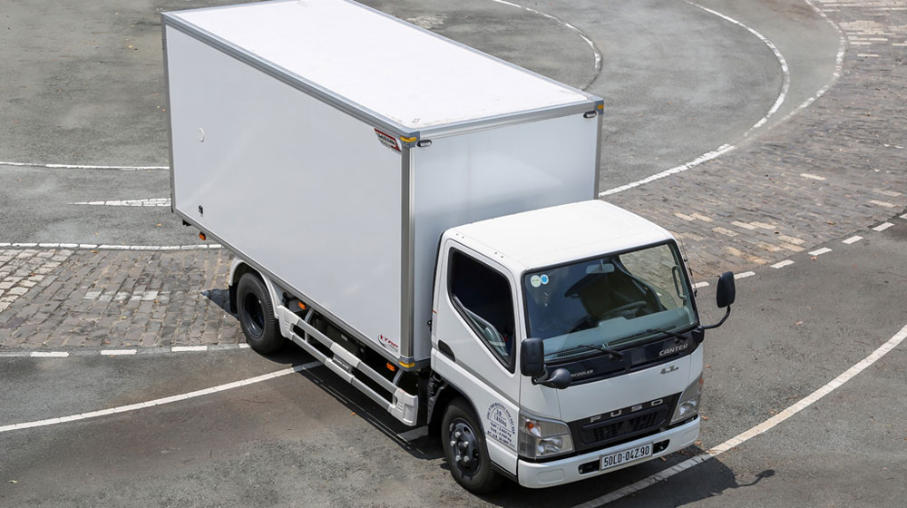 Bộ ba xe tải FUSO vừa ra mắt có gì đặc biệt? fuso-canter (4).jpg