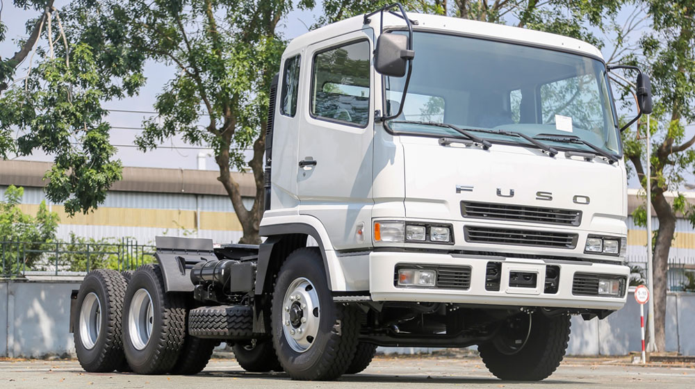 Bộ ba xe tải FUSO vừa ra mắt có gì đặc biệt? fuso-tractor (1).jpg