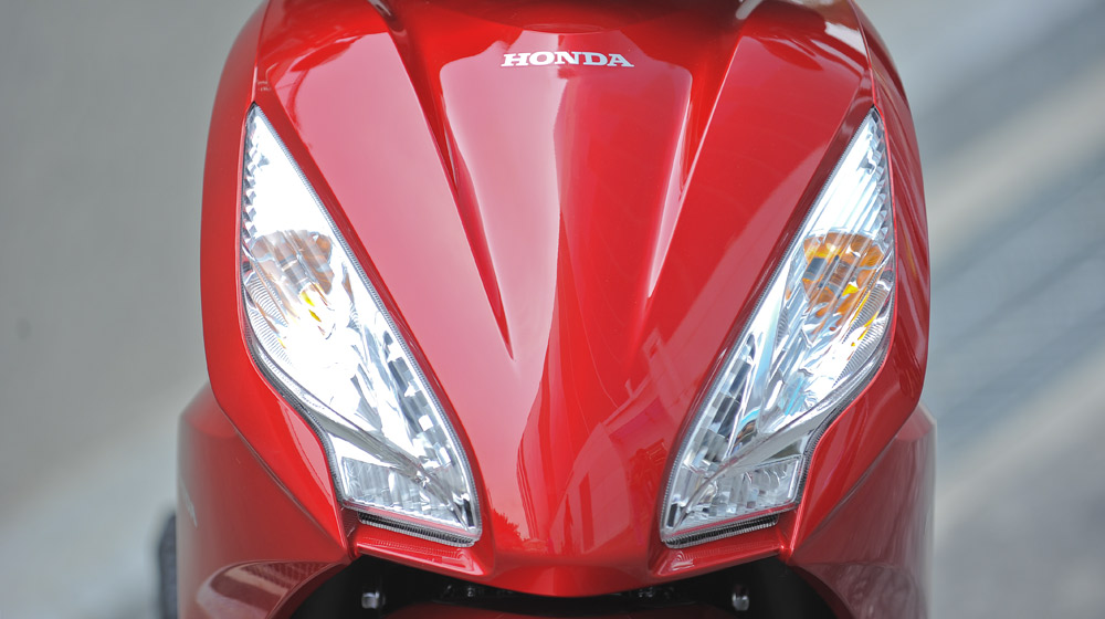So sánh thông số Honda Vision 2014 và Yamaha Nozza 2014