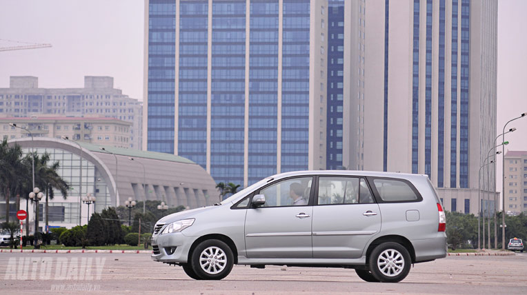 5 mẫu ôtô bán chạy nhất Việt Nam trong tháng 9 A0D_6104.jpg