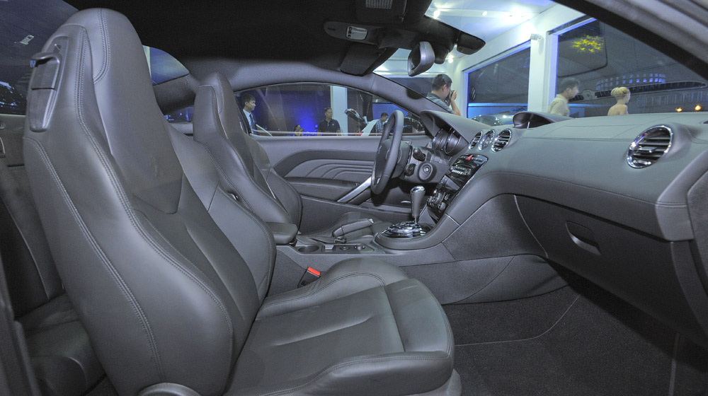 Peugeot RCZ – Ngắm “hoa hậu” Pháp tại Hà Nội Peugeot-rcz (19).jpg