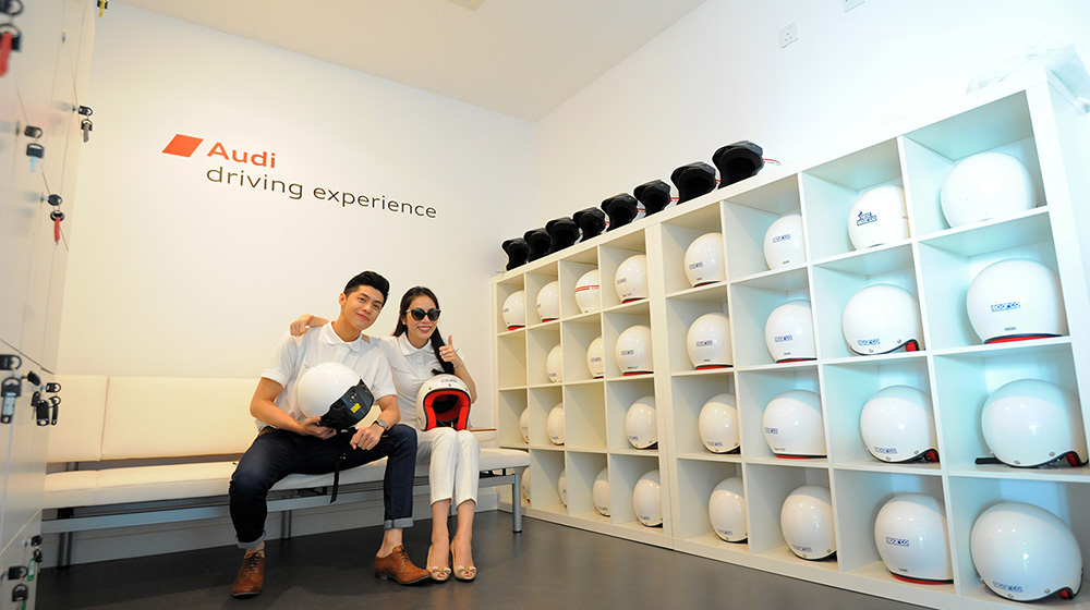 Thuỷ Tiên cùng dàn “sao